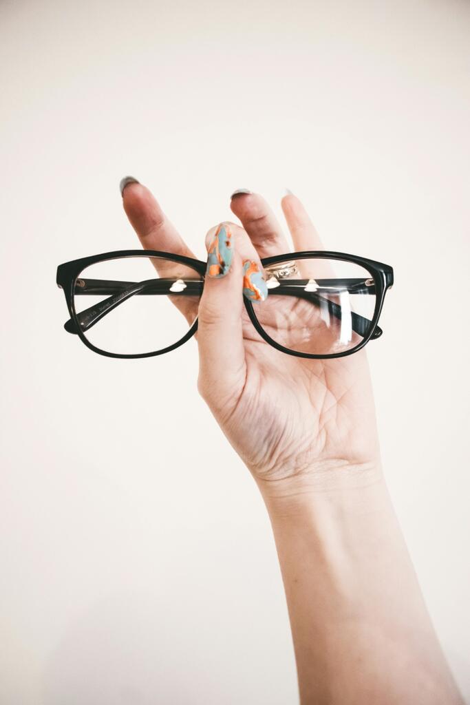Our Top Tips For Buying Reading Glasses Online