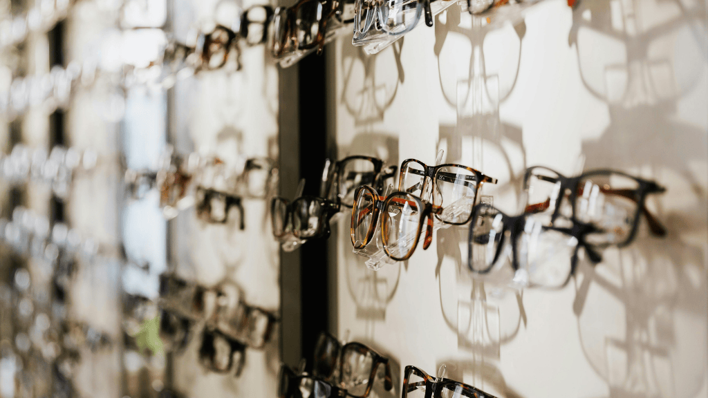 Varifocals vs Bifocals: Key Differences and Which to Choose