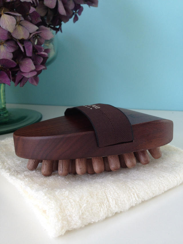 Walnut Wood Cellulite Massager By Hydrea London Balmy S Beautiful Dark Walnut Wood Cellulite Massager By Hydrea London