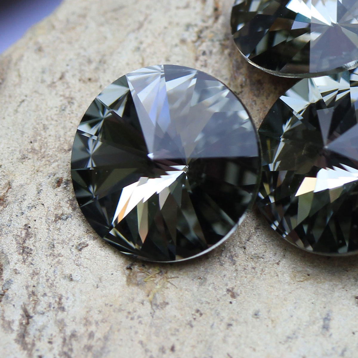 Black Diamond (215) 144 Pcs Swarovski 2058/2088 Crystal Flatbacks Rhinestones Nail Art Mixed with Sizes SS5, Ss7, ss9, SS12, SS16, SS20, SS30