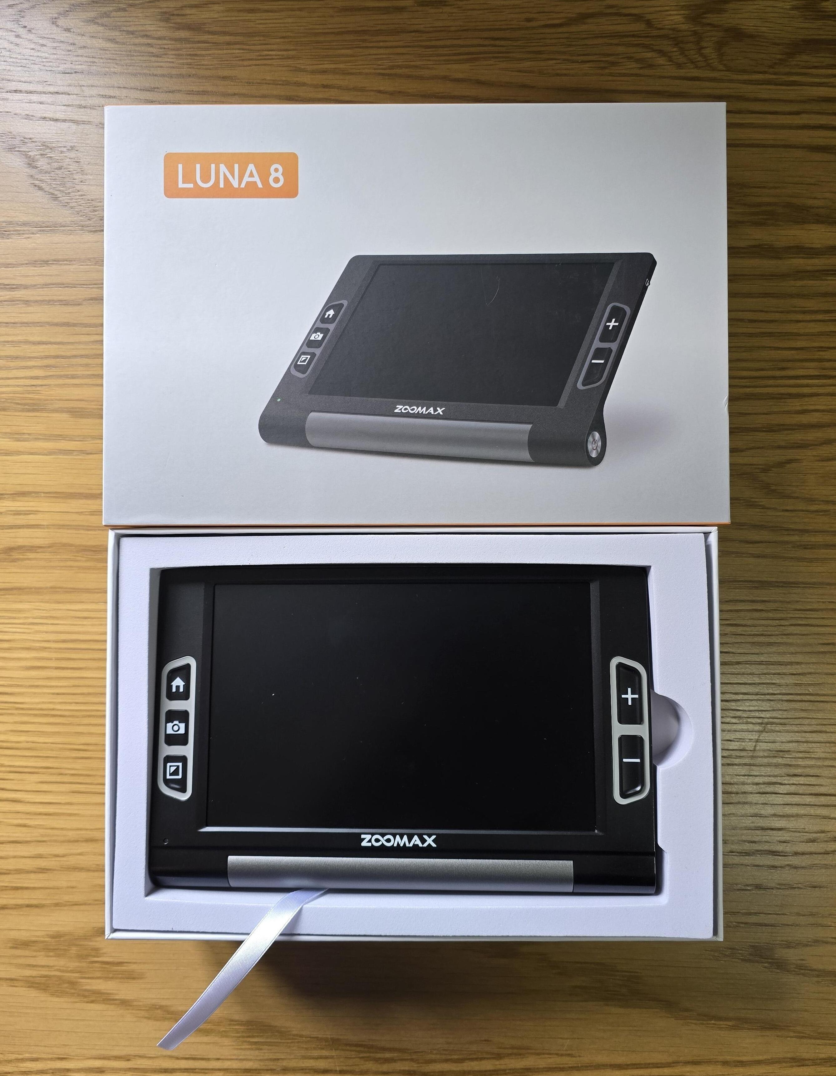 Secondhand Luna 8 in its box