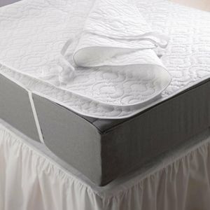 Mitre Essentials Quilted Polyproplene Mattress Protector Single Zip Link Right - GU562 - 1