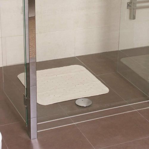 Mitre Essentials Shower Mat with Suckers - GT857 - 2