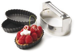 Matfer Stainless Steel Cutter For Oblong Fluted Tartlet Tins 13x9cm - 11613-01 - 1