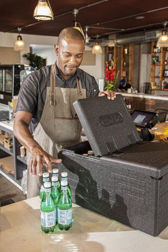 Cambro GoBox™ Top Loading Food Box w/hinged Flip Lid - 4