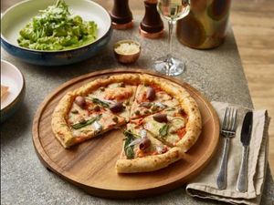 GenWare Acacia Wood Pizza Board 33cm - 3