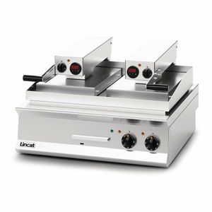 Lincat Opus 800 Half Ribbed Clam Griddle OE8210/FR - DM557 - 3