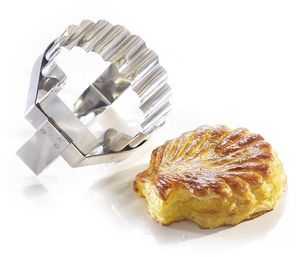 Matfer Stainless Steel Single Saint Jacques Scallop Cutter 12.5x12cm - 11685-01 - 1