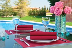 Box Of 700 (14 Packets Of 50) Burgundy Airlaid Napkins 40x40cm - 915132 - 3
