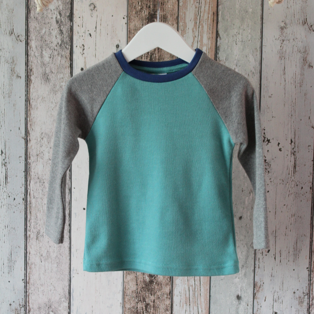 Preloved long sleeve t-shirt seafoam 12-18 months
