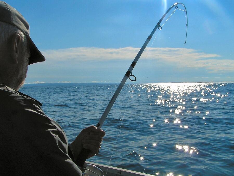 Essential Safety Tips For Sea Fishing In Winter