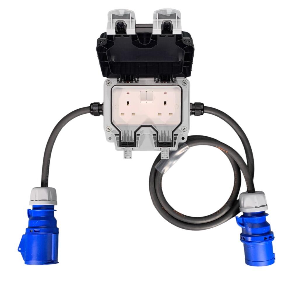 Close-up view of the heavy-duty blue PCE 32A 3-pin (2P+E) industrial female coupler socket connector body.