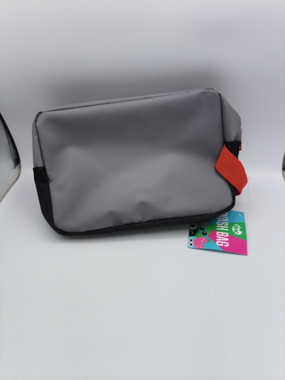 bdistrict.co.uk Boys Wash Bag