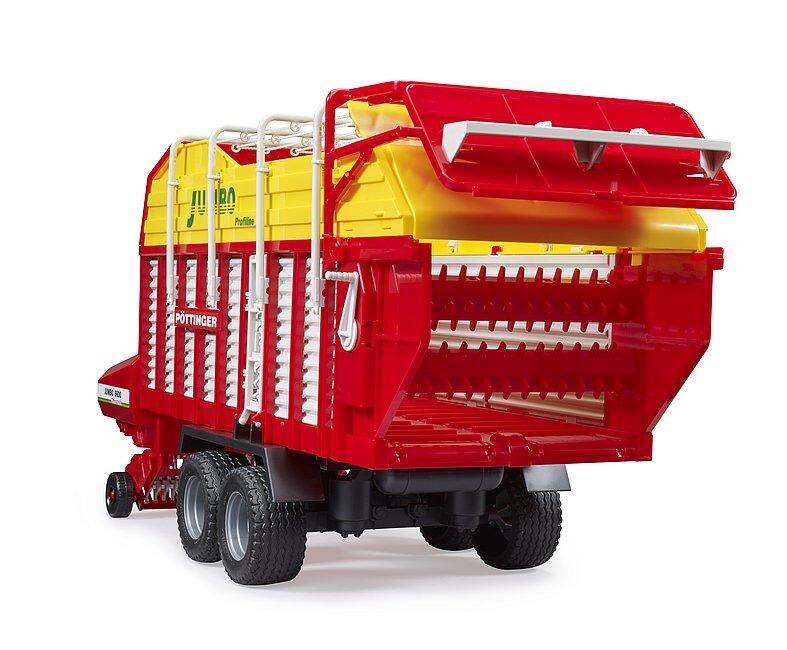Bruder Pottinger Jumbo 6600 Profiline Forage Trailer – close-up of the pickup roller in motion.