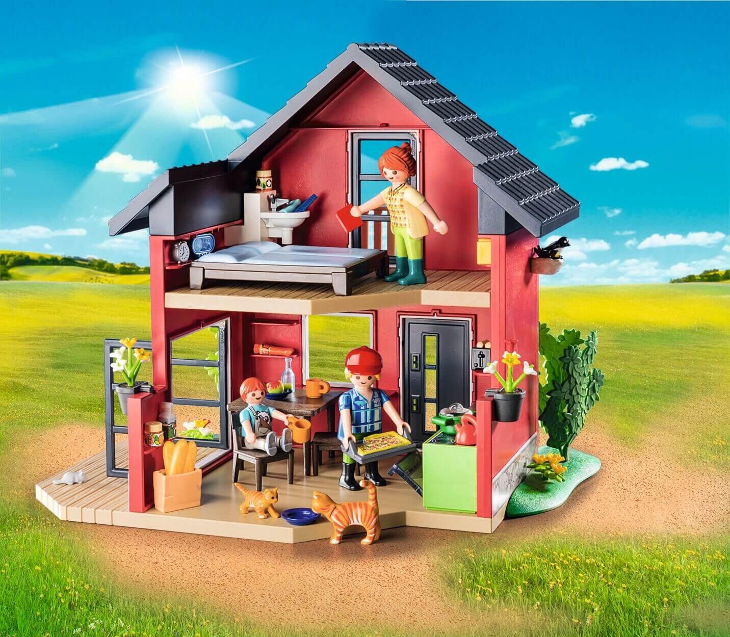 Playmobil 71248 Country Farmhouse interior and exterior play scene with family figures