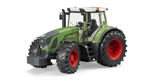 Fendt 936 Vario Bruder tractor toy front angle 1:16 scale