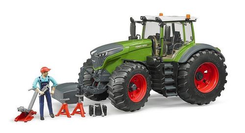 Fendt 1050 Vario toy tractor with mechanic figure and workshop cones
