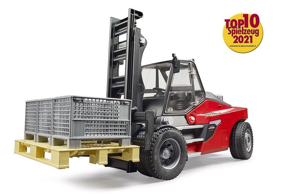 Bruder Linde HT160 Forklift model with pallet and cages on forks, front view.