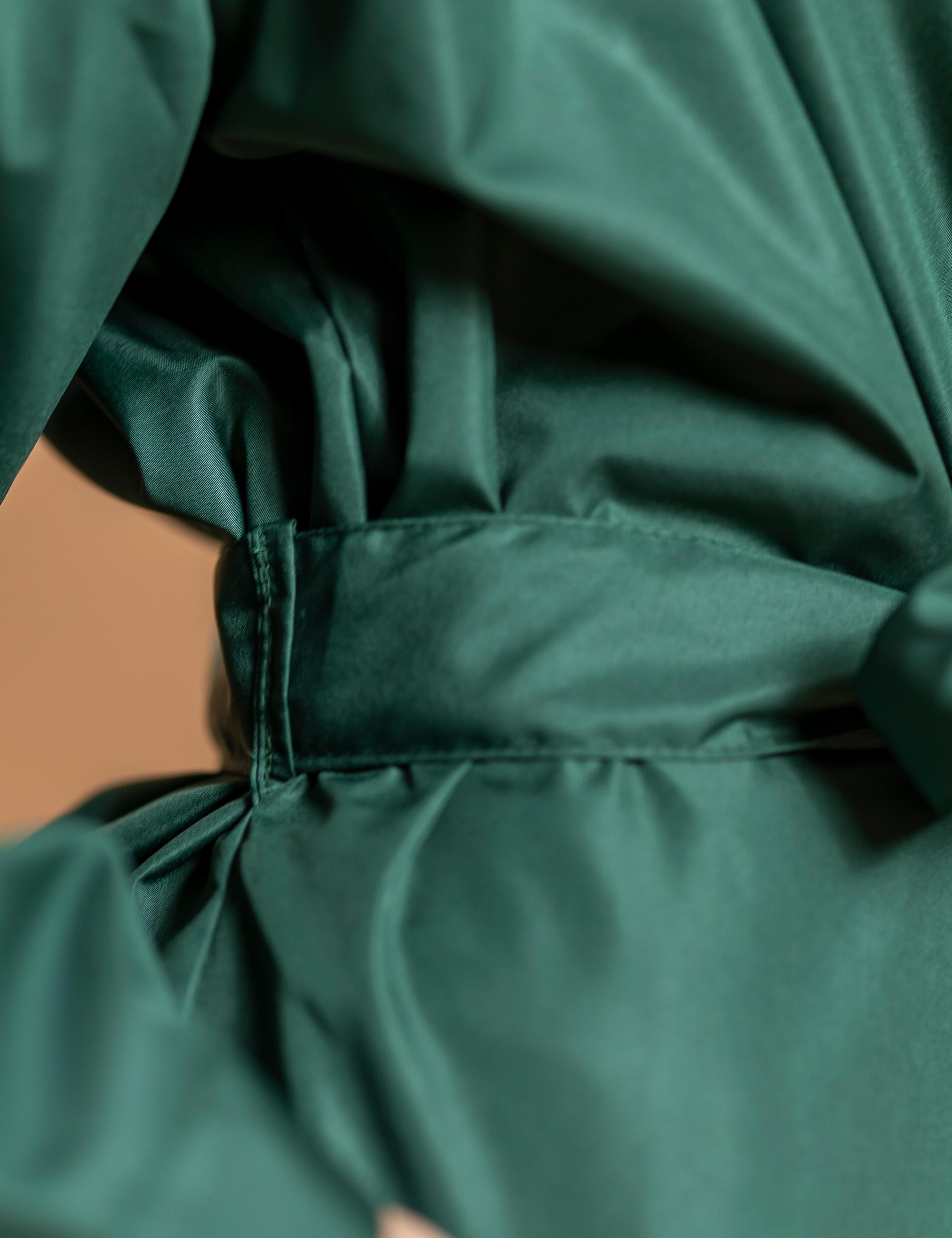 Premium bottle green client robe with kimono sleeves for barbershops