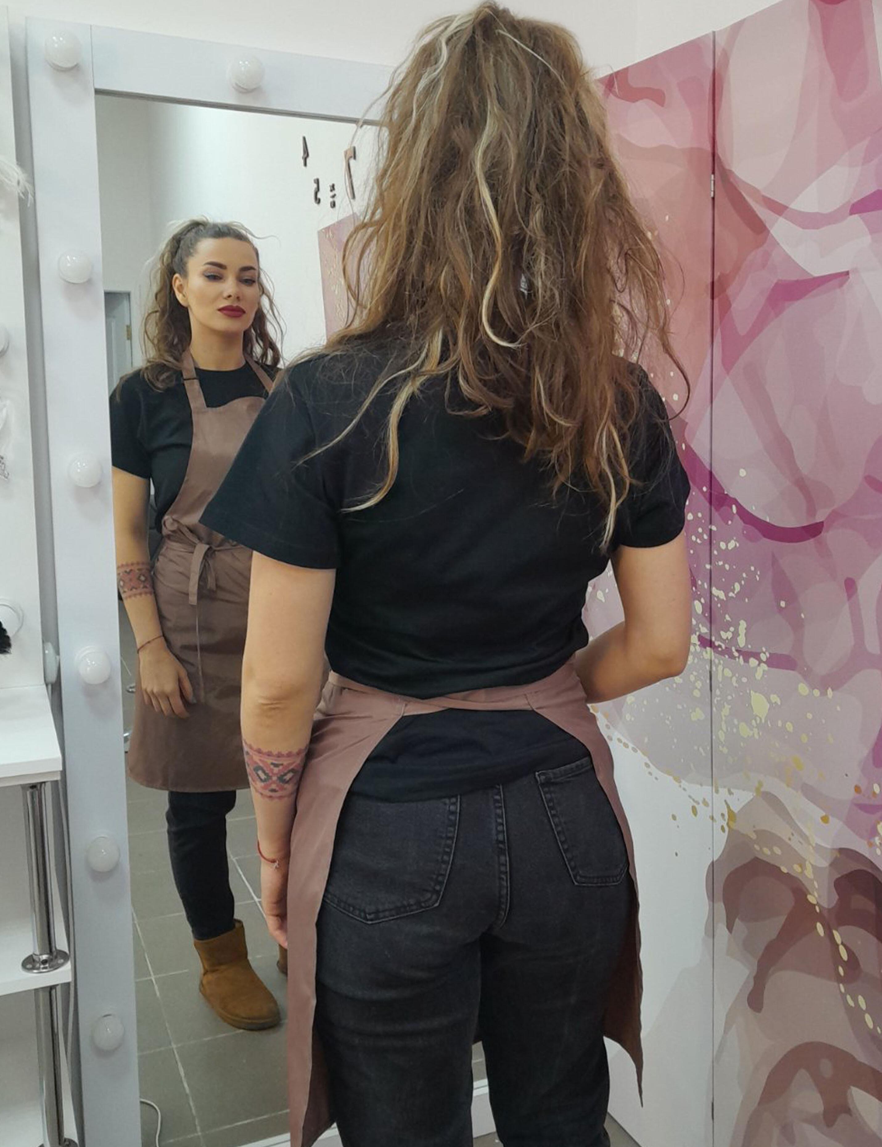 Best rated coffee waterproof barber apron designed for professional grooming businesses