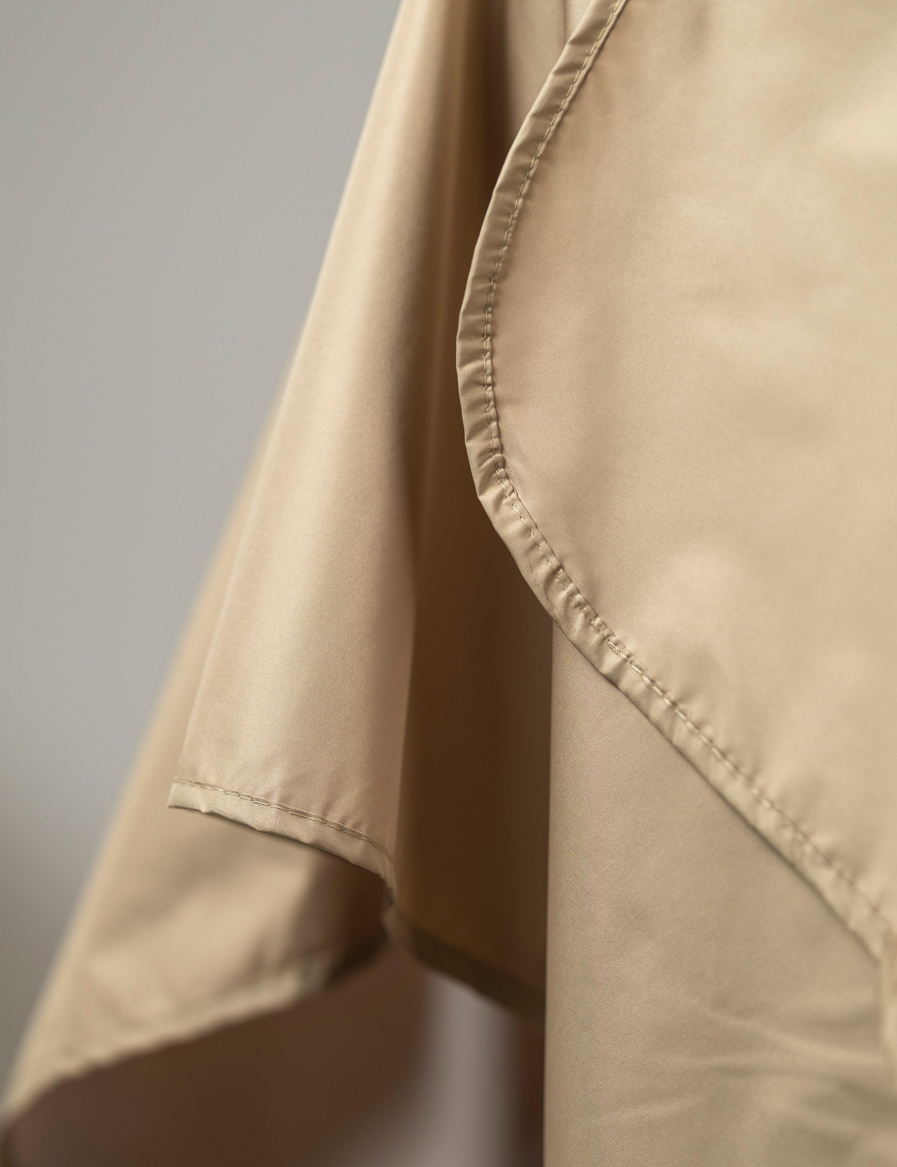 Aesthetic cappuccino cape for professional hairdressing and styling services