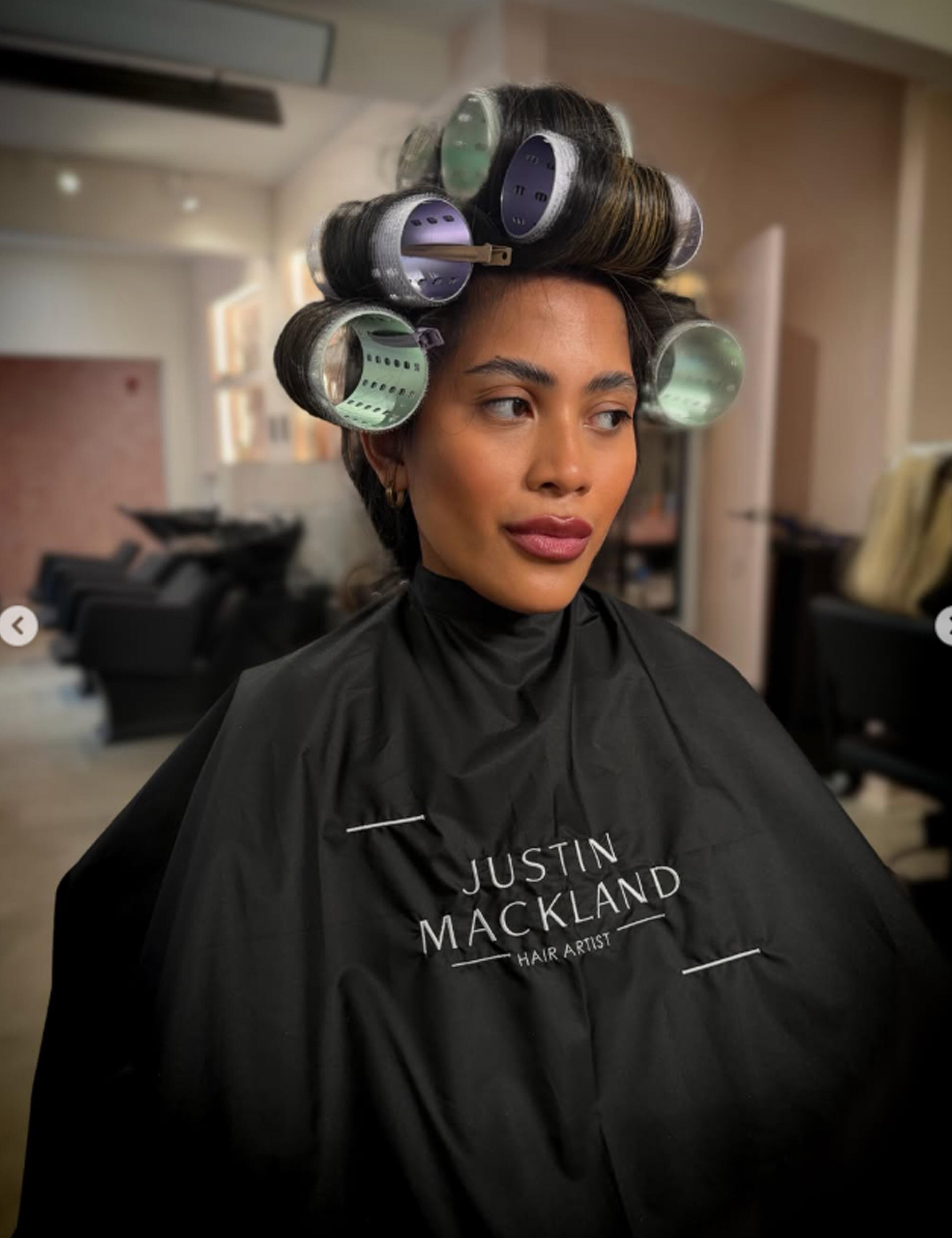 Black hairdressing gown with arm openings ready for personalized embroidered text