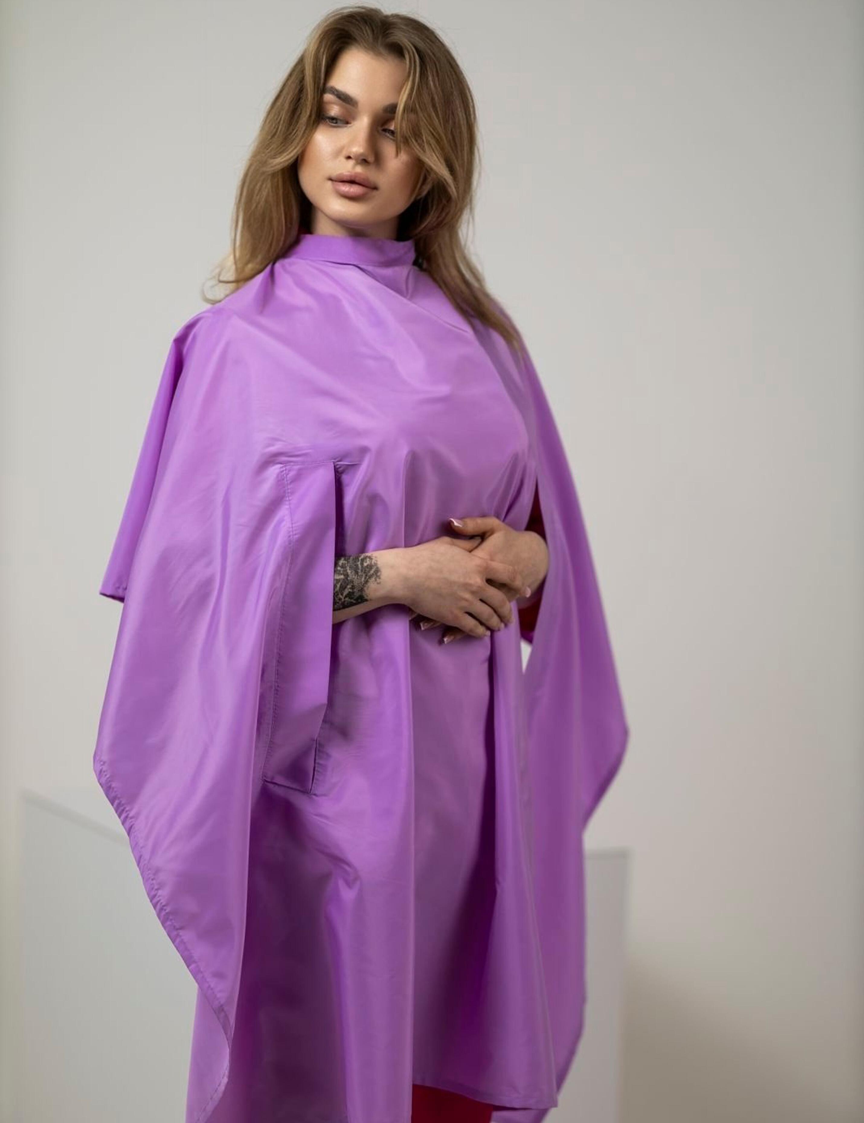 Elegant lilac hairdressing cape with slits for USA salons