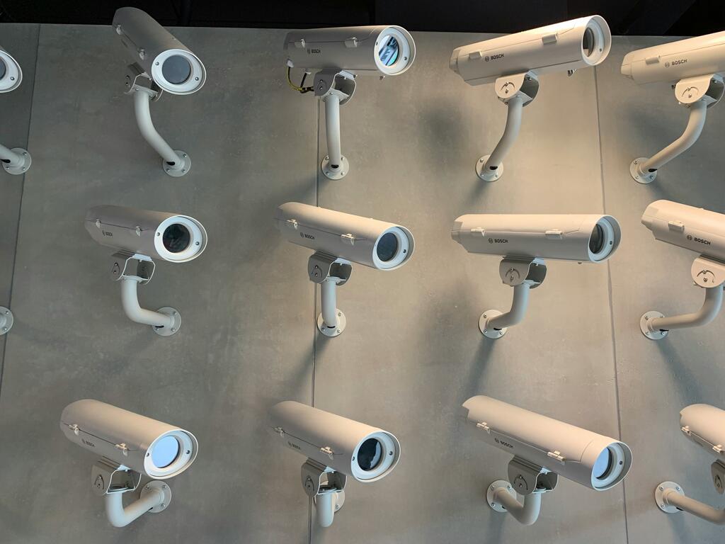 Installer Cashflow: How to Structure Deposits, Stage Payments, and Equipment Ordering on Large CCTV Jobs