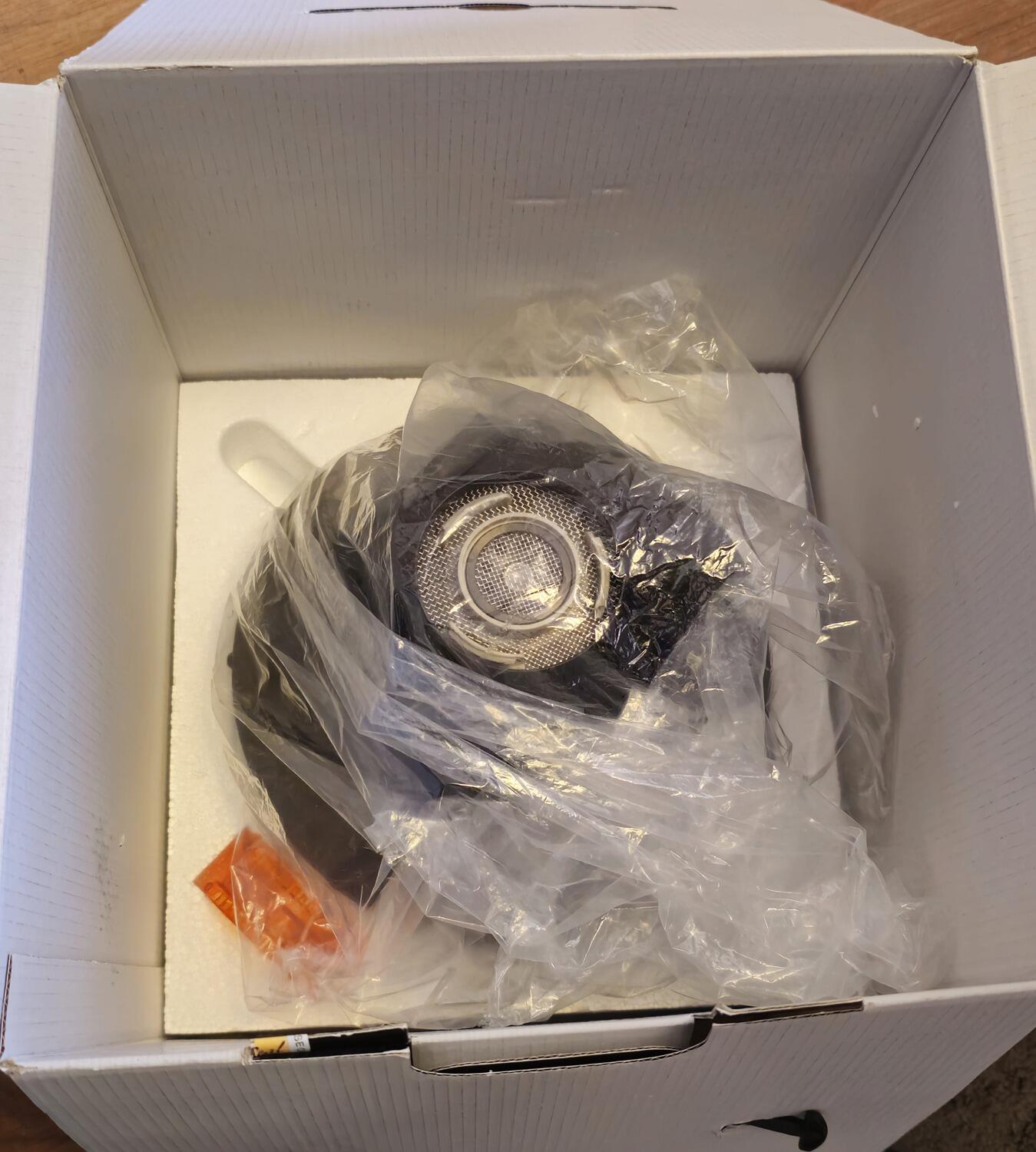 Volcano Hybrid Onyx - Top view in box