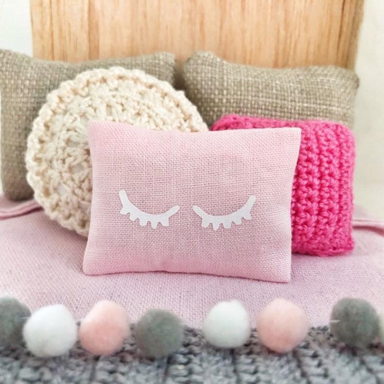 Dollhouse Miniatures 1:12 Scale Pillow Pink #IM65236 