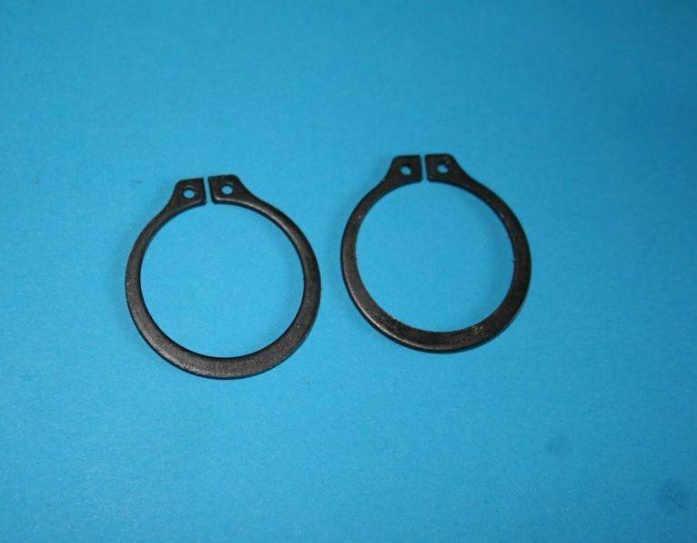 972127 A PAIR OF TRIUMPH FORKS SHUTTLE VALVE SECURING CIRCLIPS X2 NEW