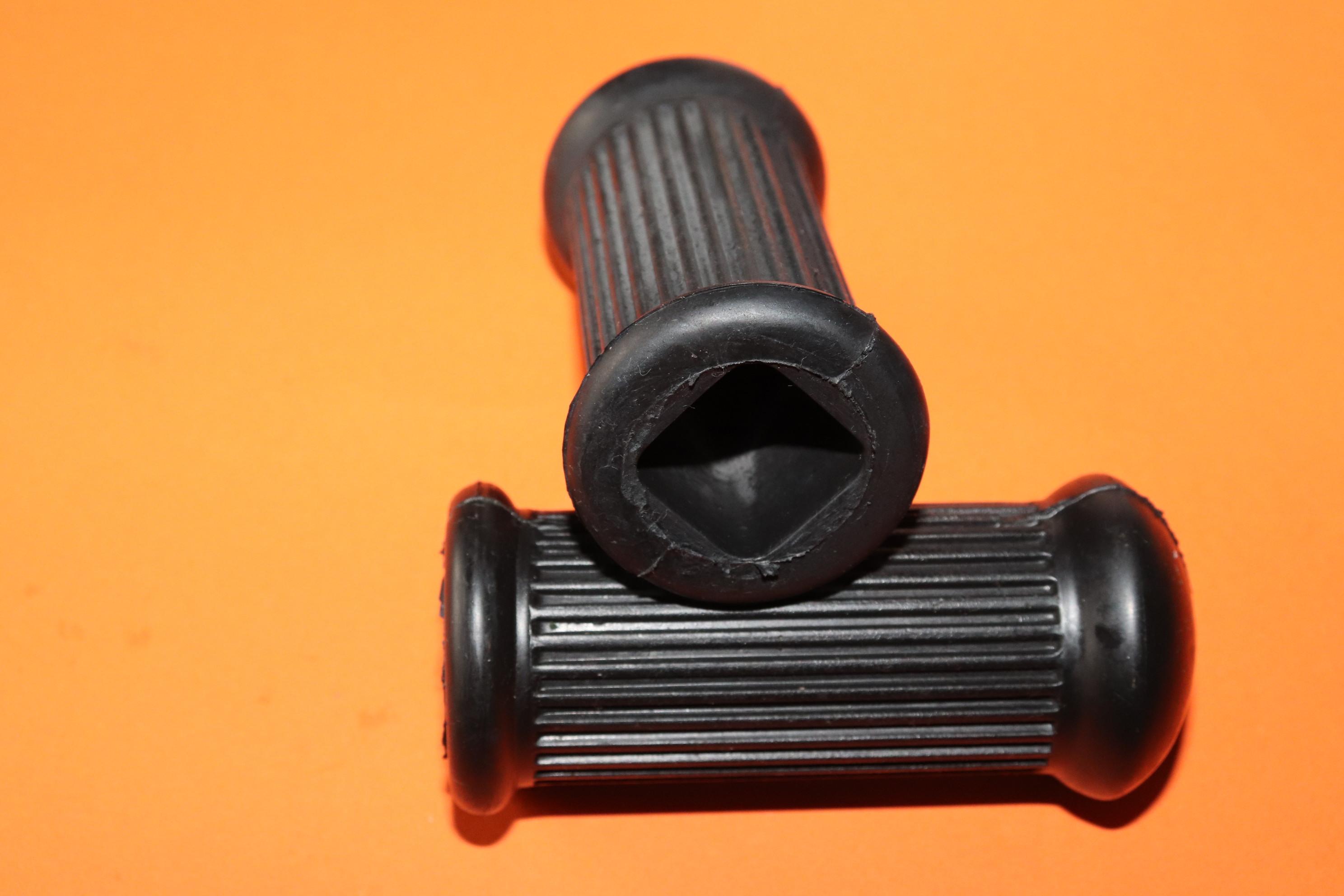 Triumph BSA Pillion Footrest 82-9044