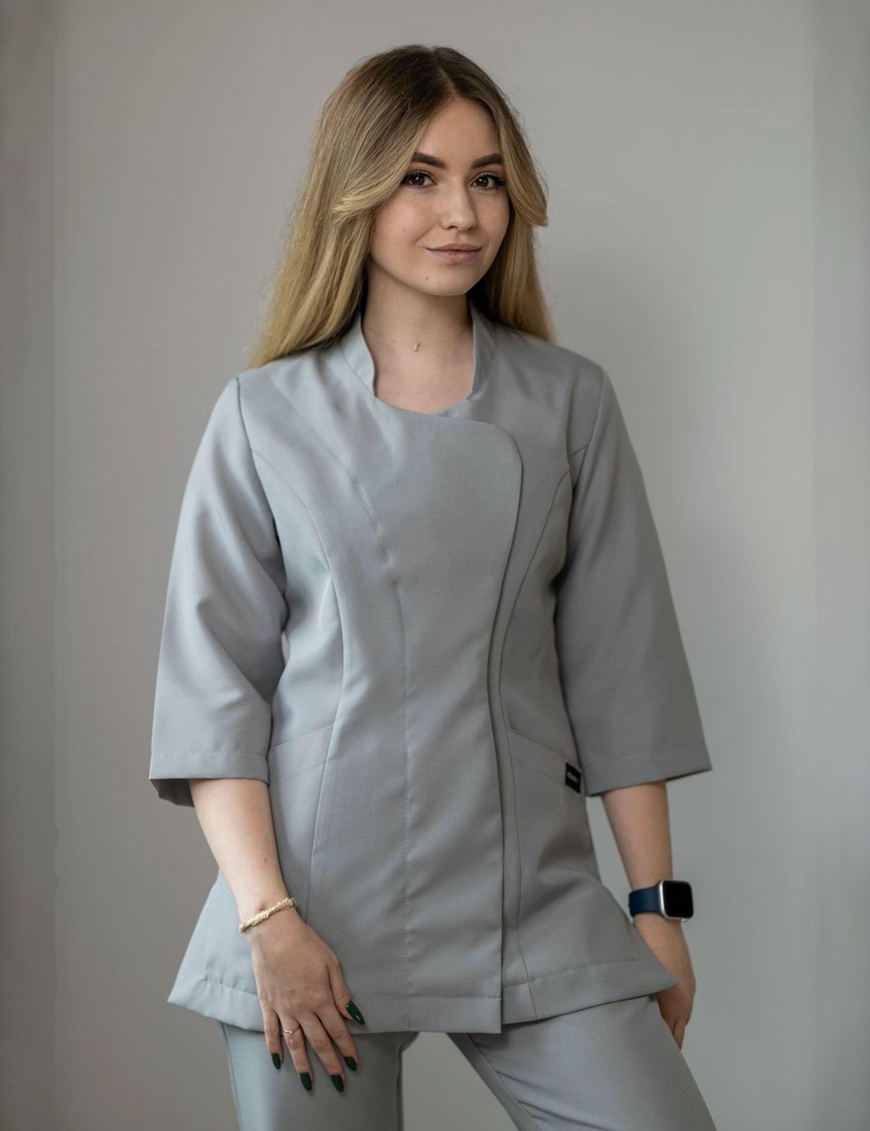 Professional women’s salon tunic grey quarter sleeve design