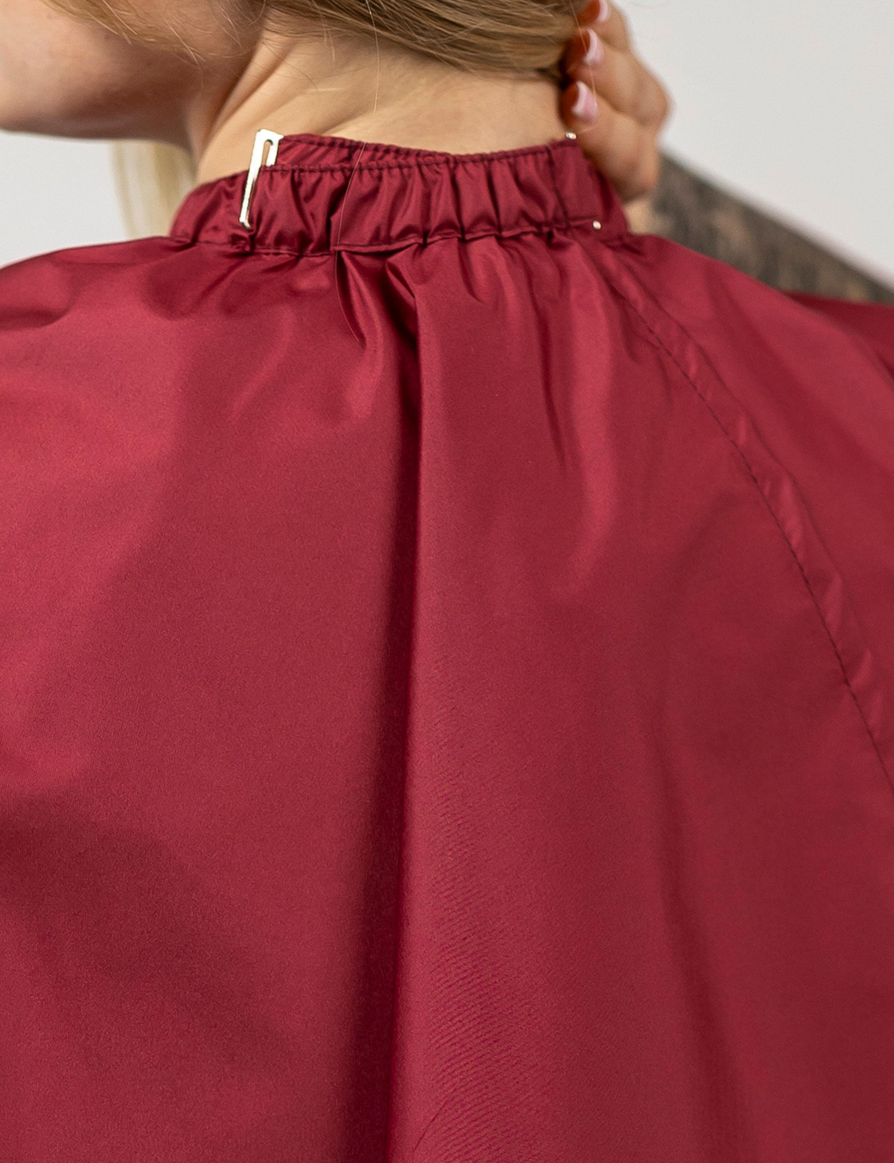 Burgundy Hairdressing gown with clips closing