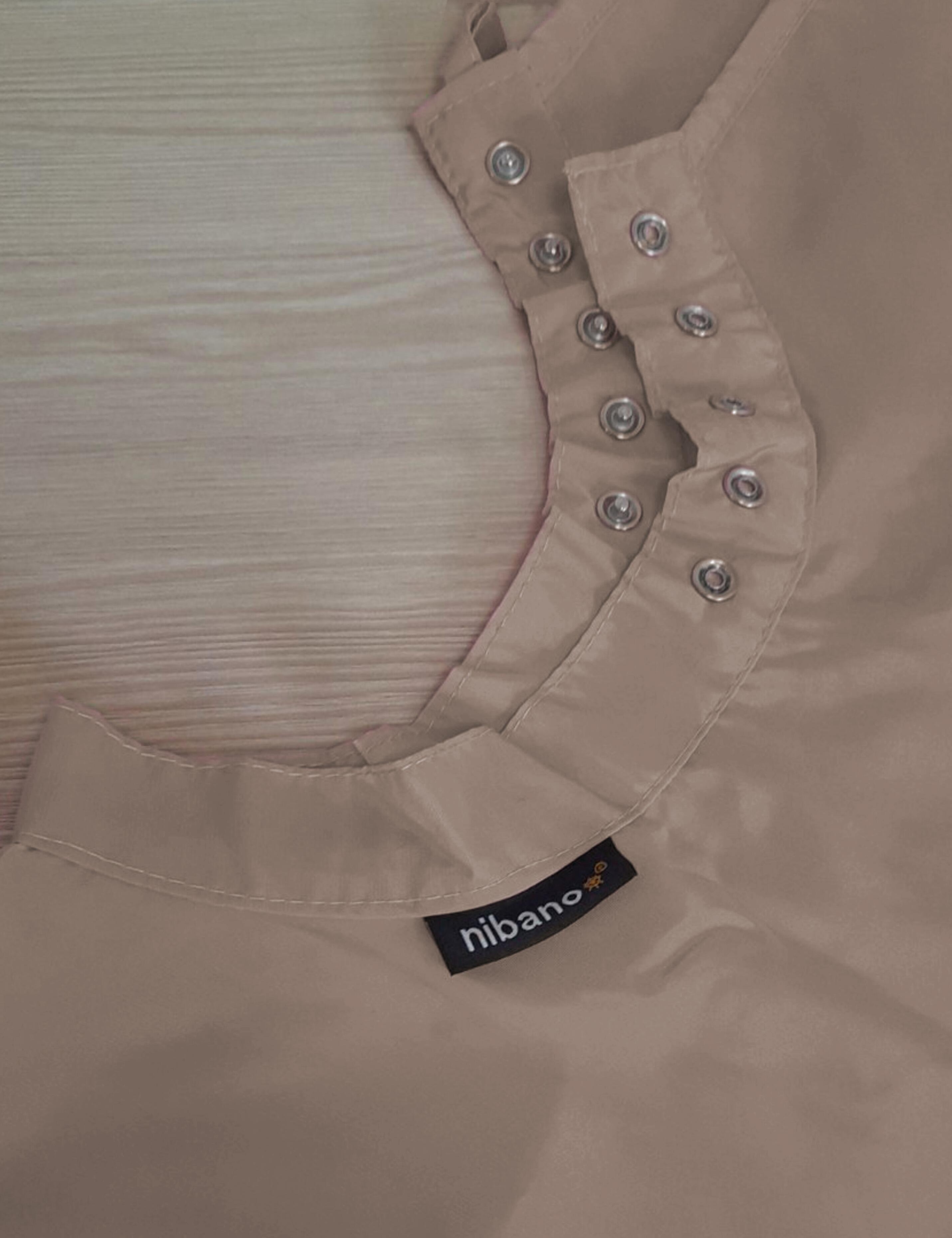 Latte Hairdressing gown with poppers closing