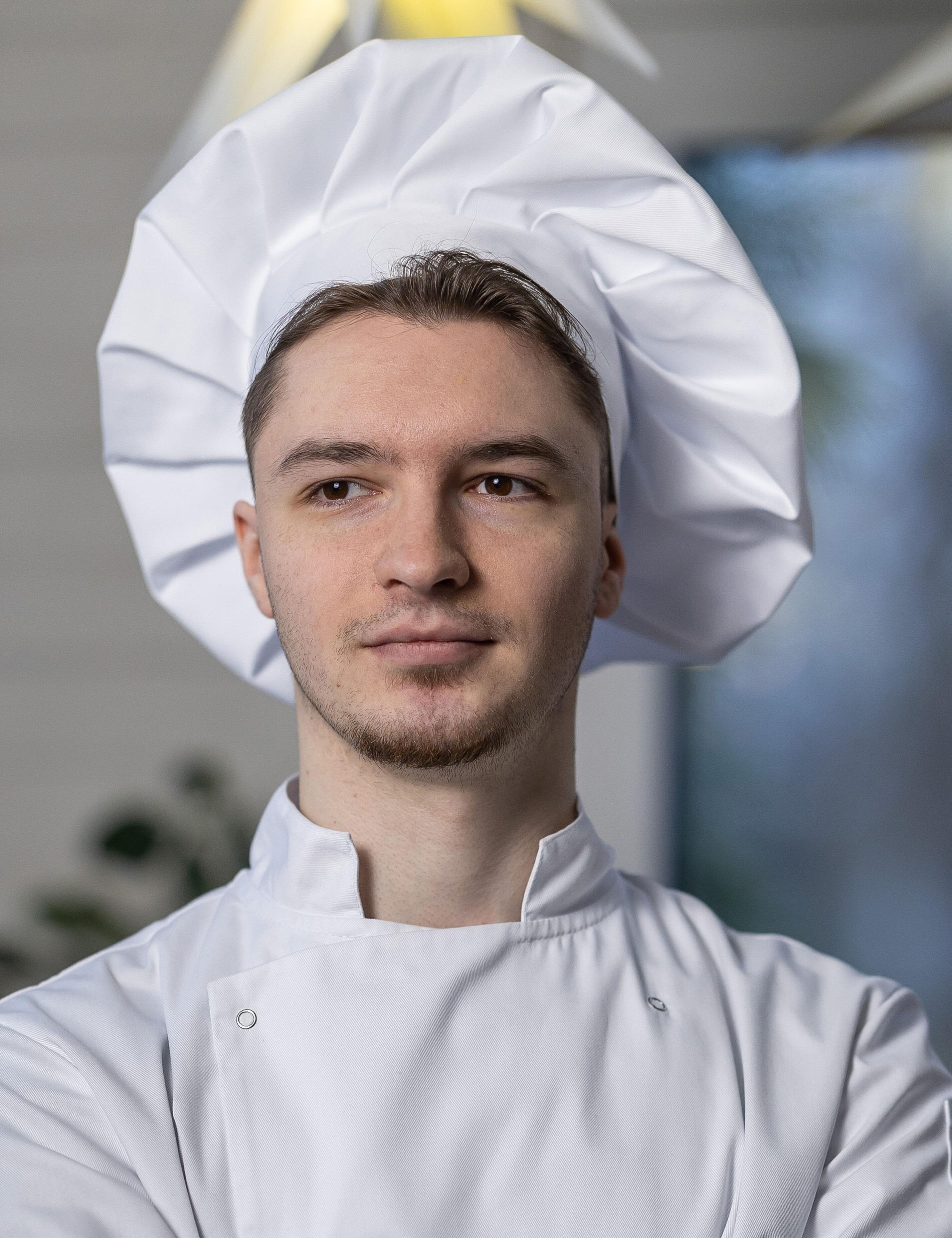 Customisable white chef hat – plain, printed or embroidered