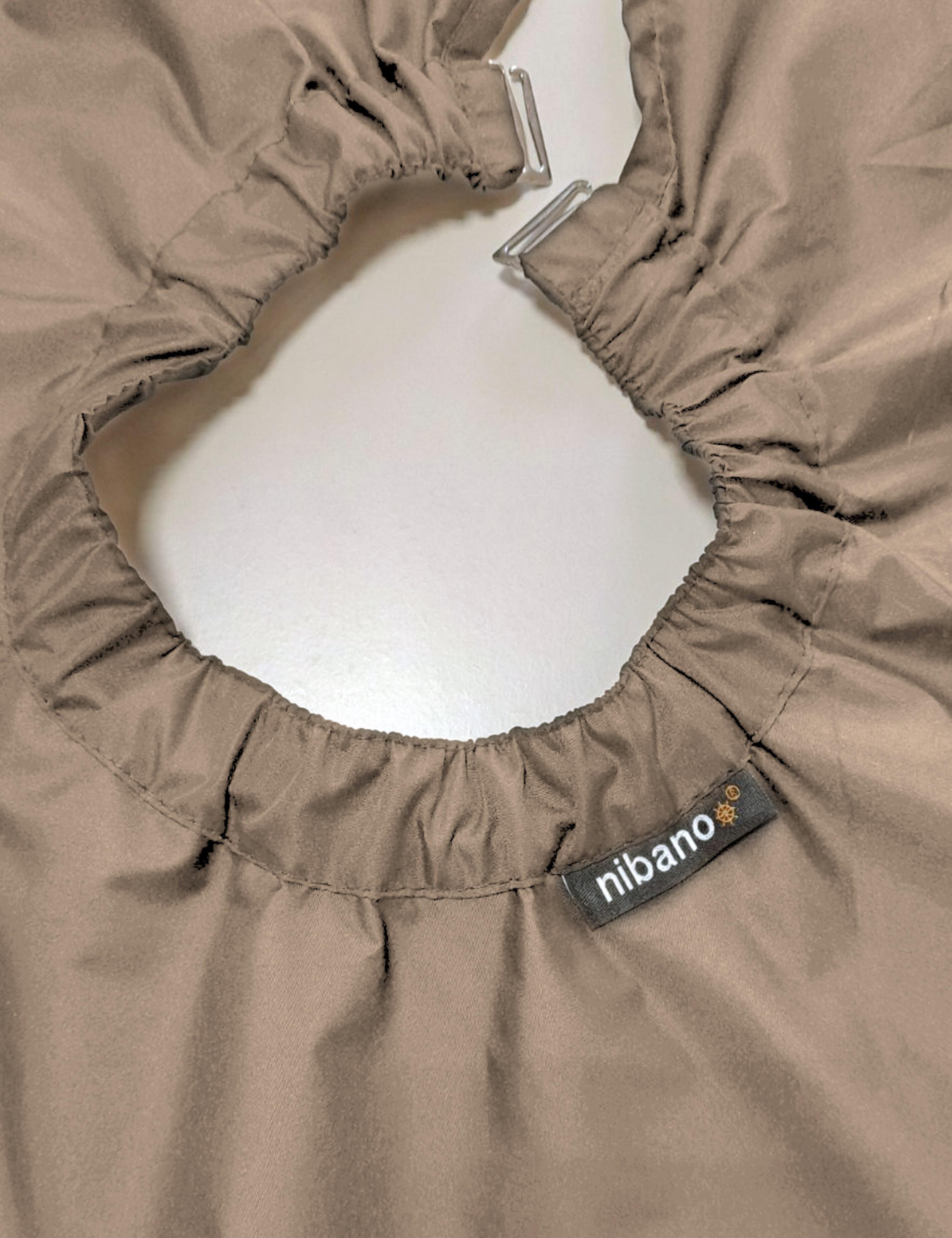 Hairdressing gown with clips closing latte