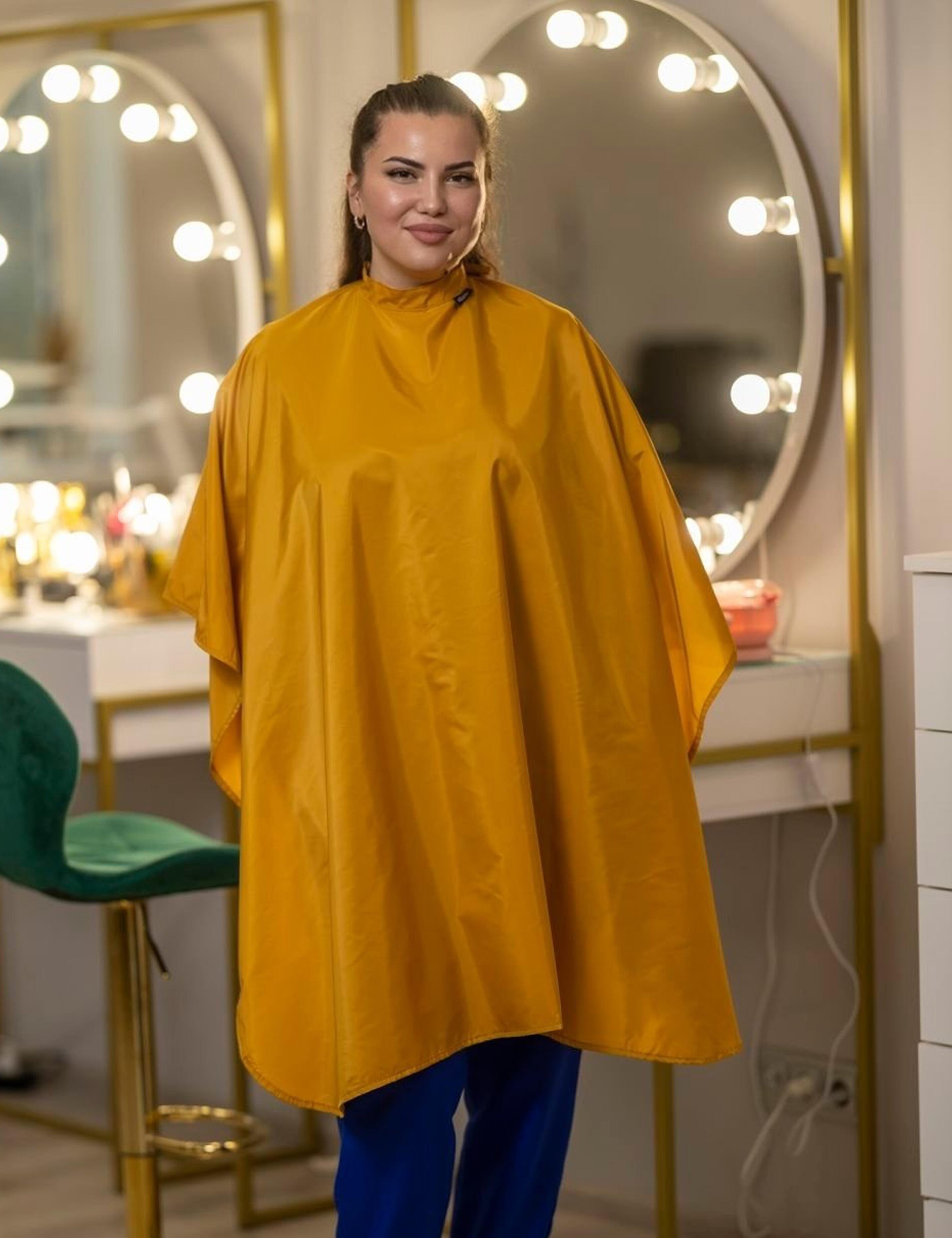 Washable hairdressing gown mustard