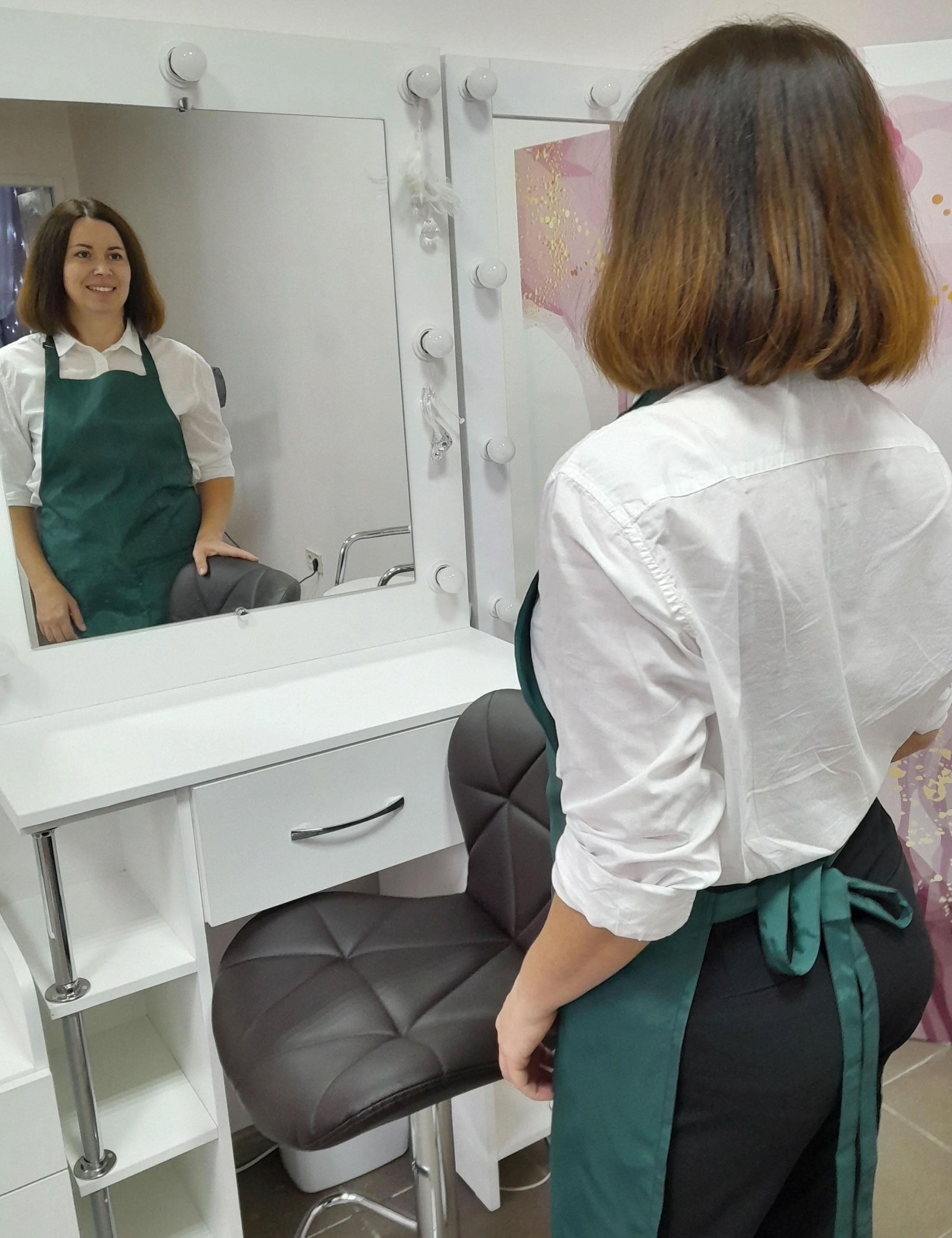 Professional waterproof apron bottle green for hairstylists