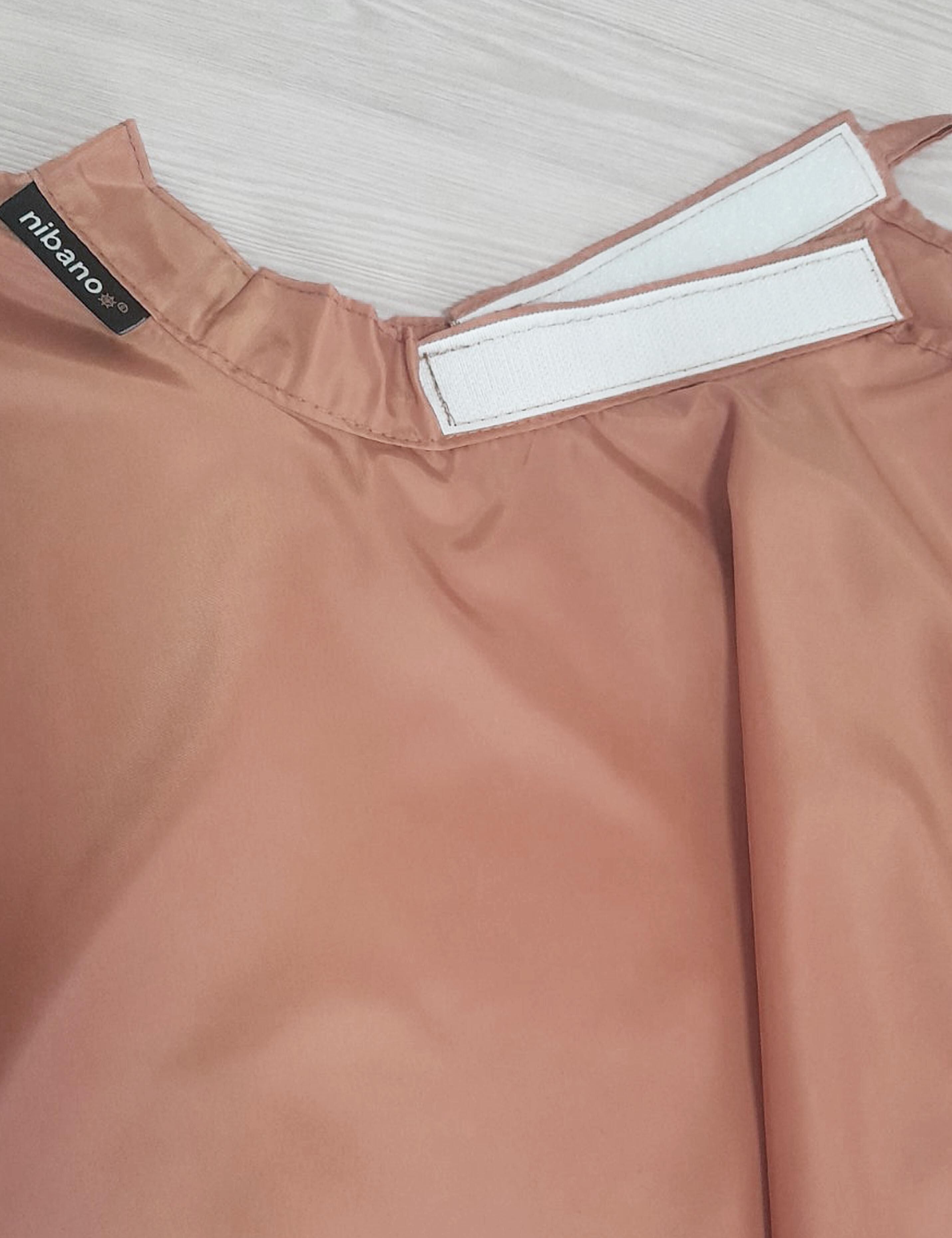 Hairdressing gown with velcro closing powder
