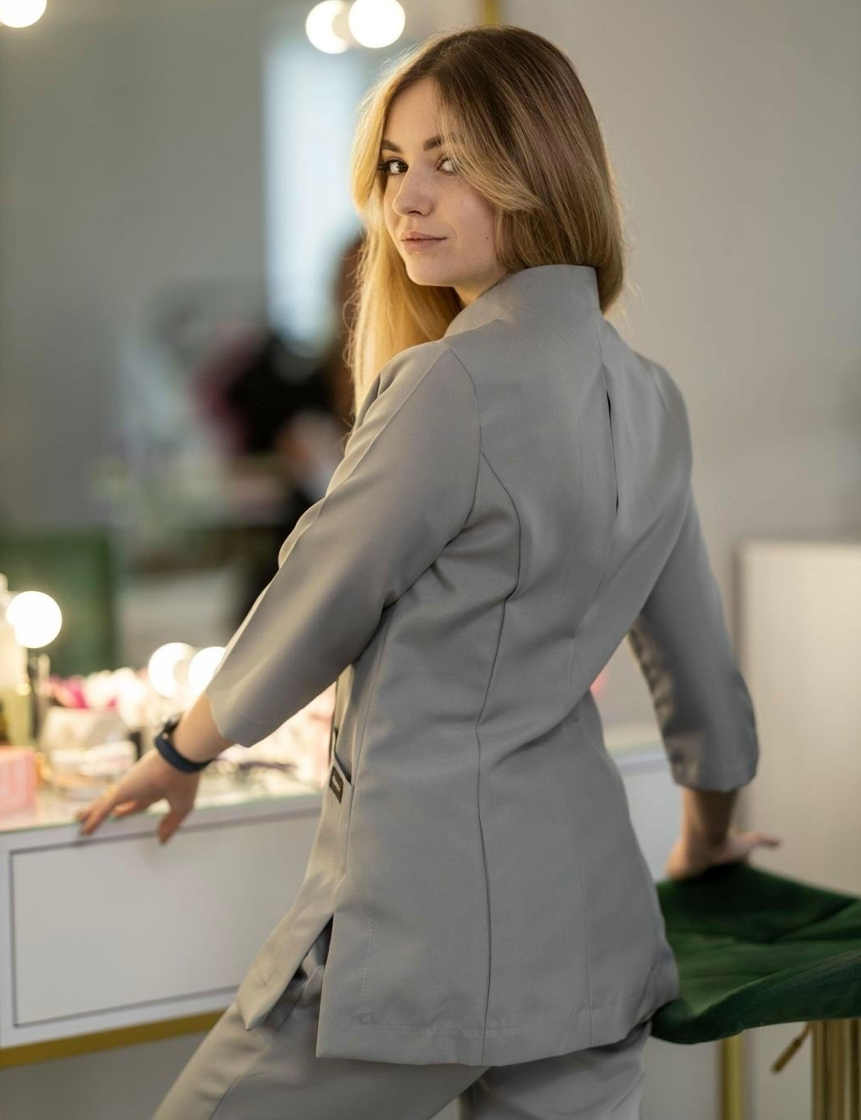 Comfortable grey beauty tunic for women quarter sleeve uniform