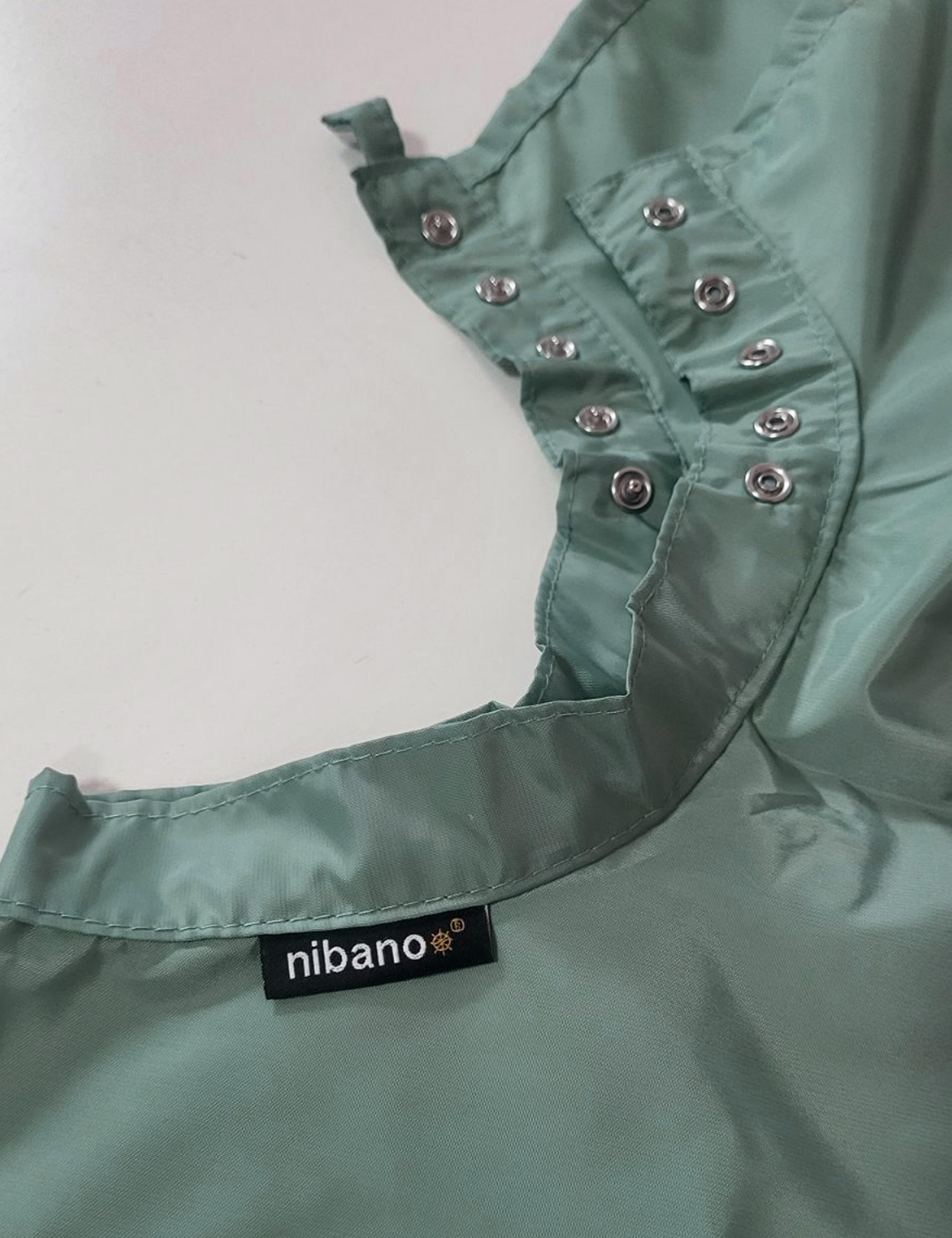 Sage Hairdressing gown with poppers closing