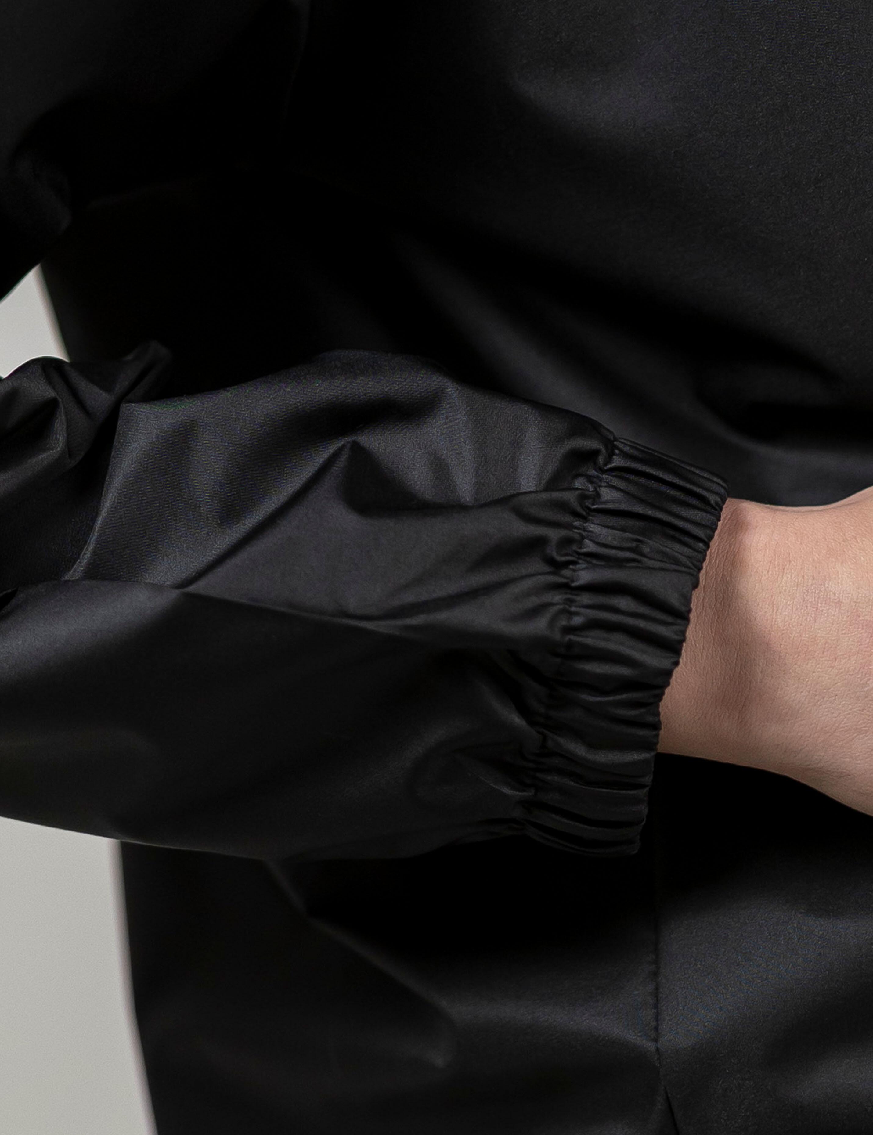 Black hairdressing gown with sleeves plain printed or embroidered