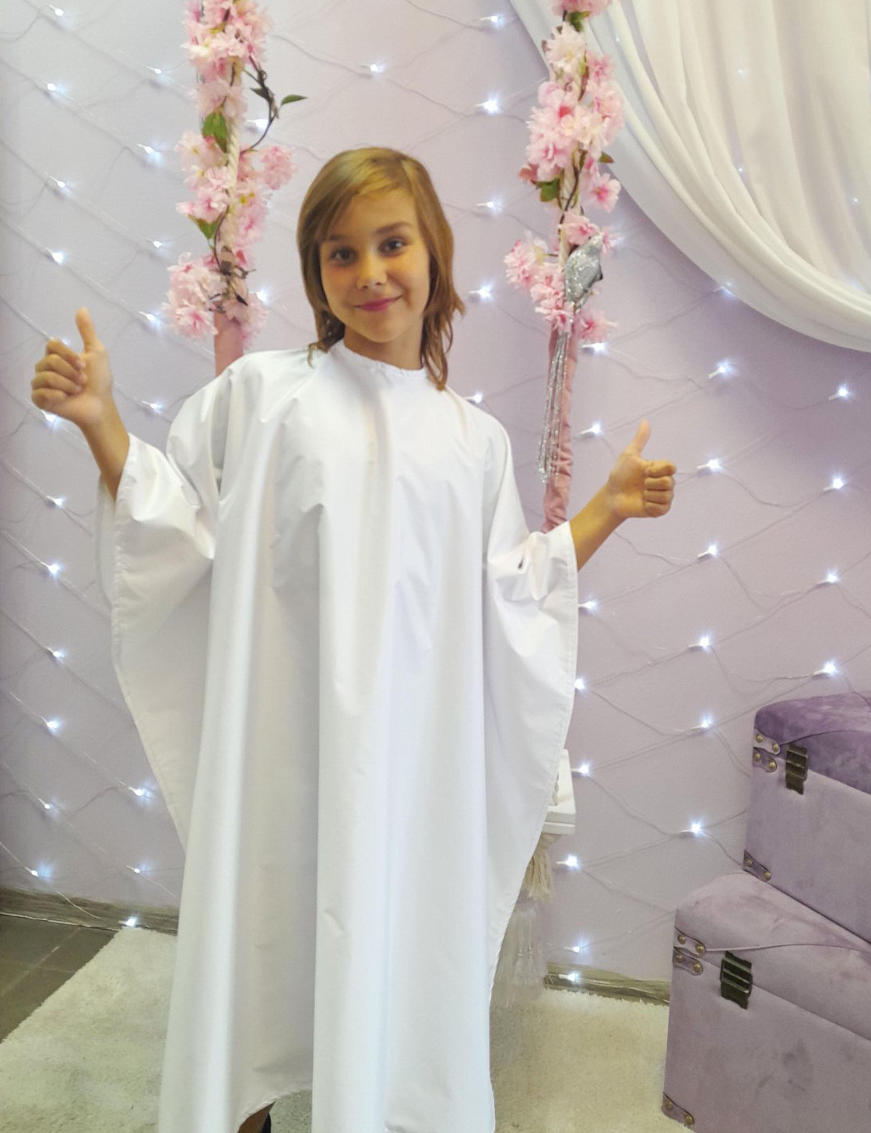 White kids haircut cape with adjustable closure