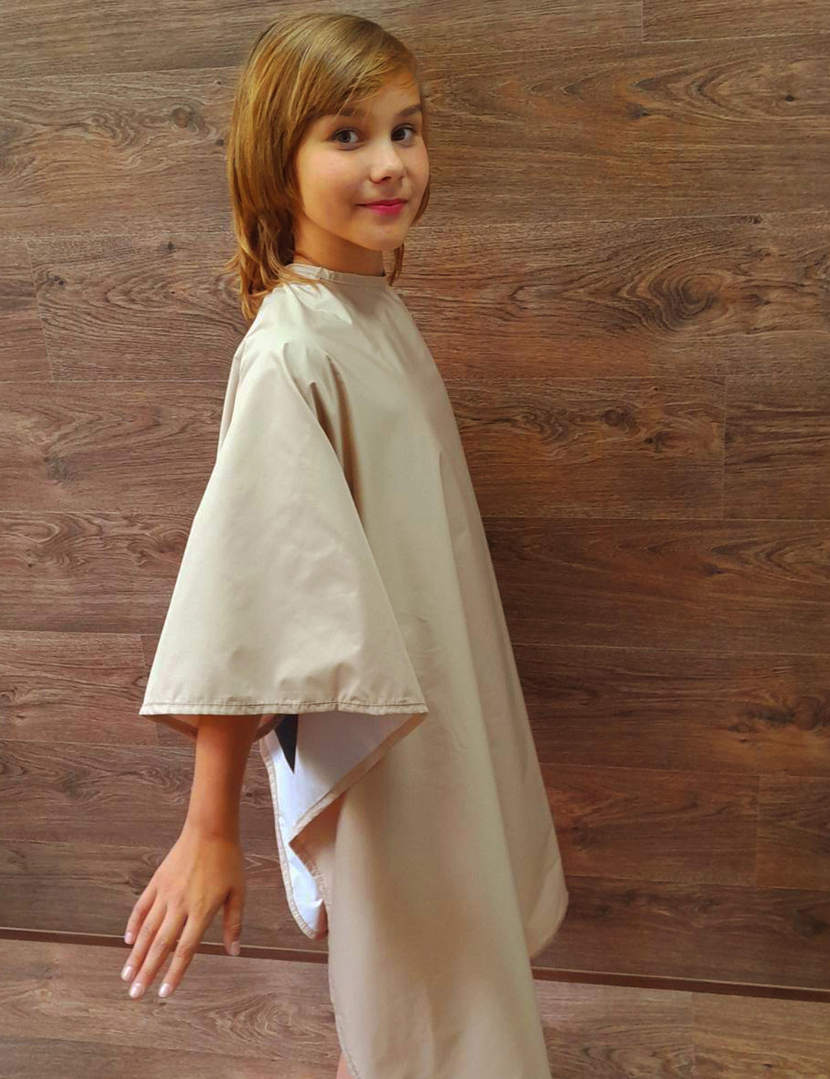 Children’s salon cape in Cappuccino for haircuts