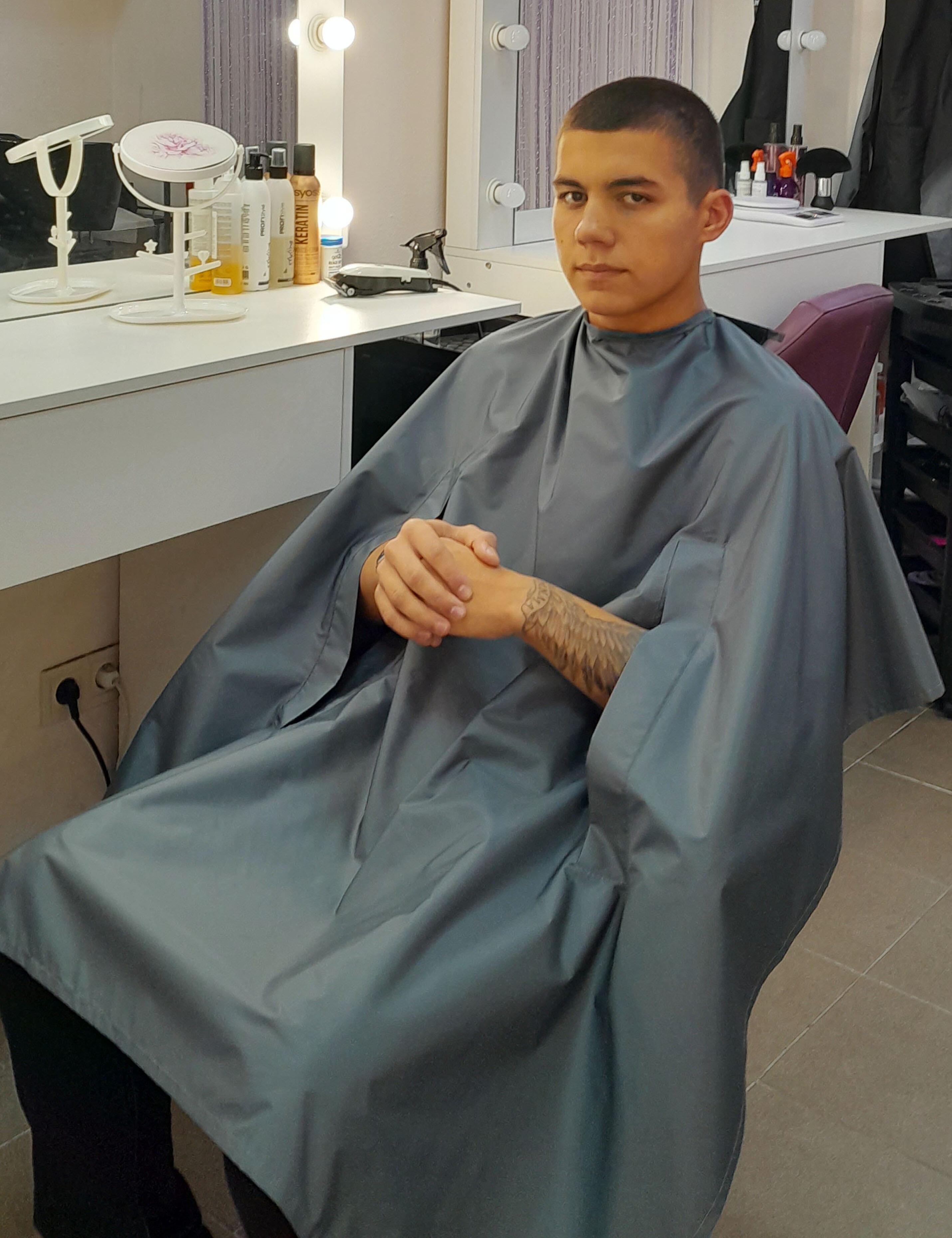 Waterproof salon gown with hand slits dark grey for beauty salon