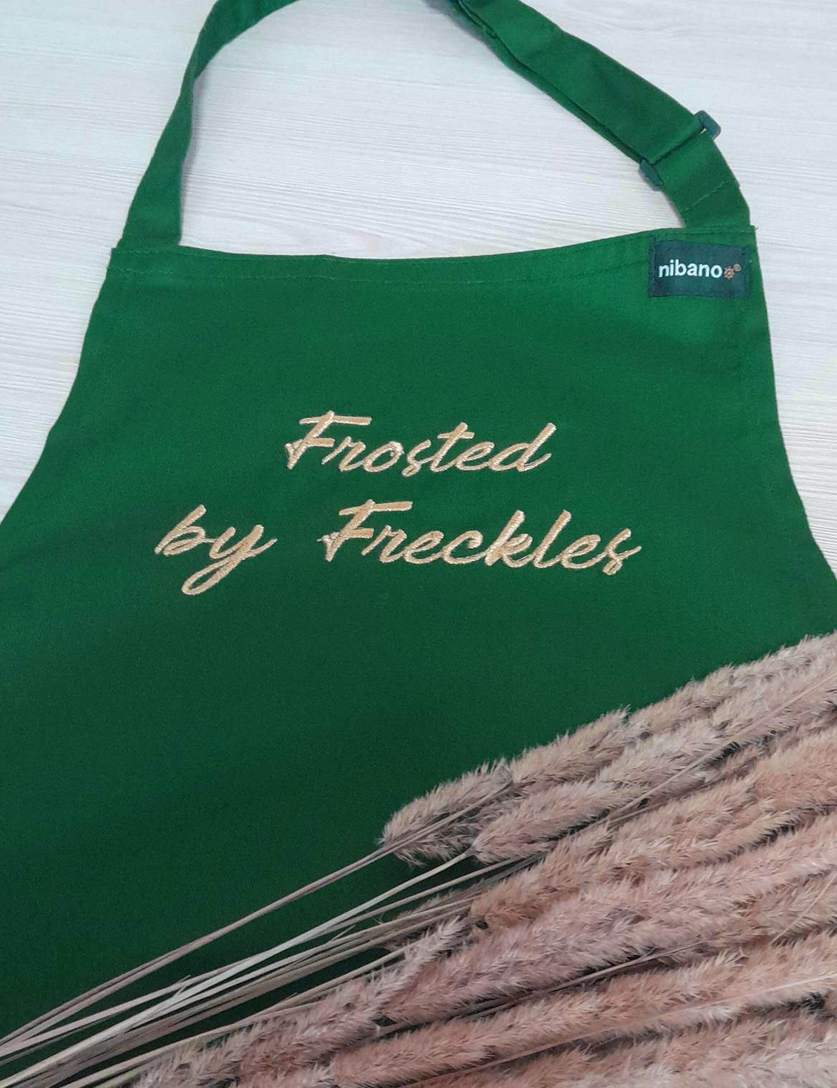 Embroidered kelly green mid-length polycotton bib apron for kitchen and restaurant