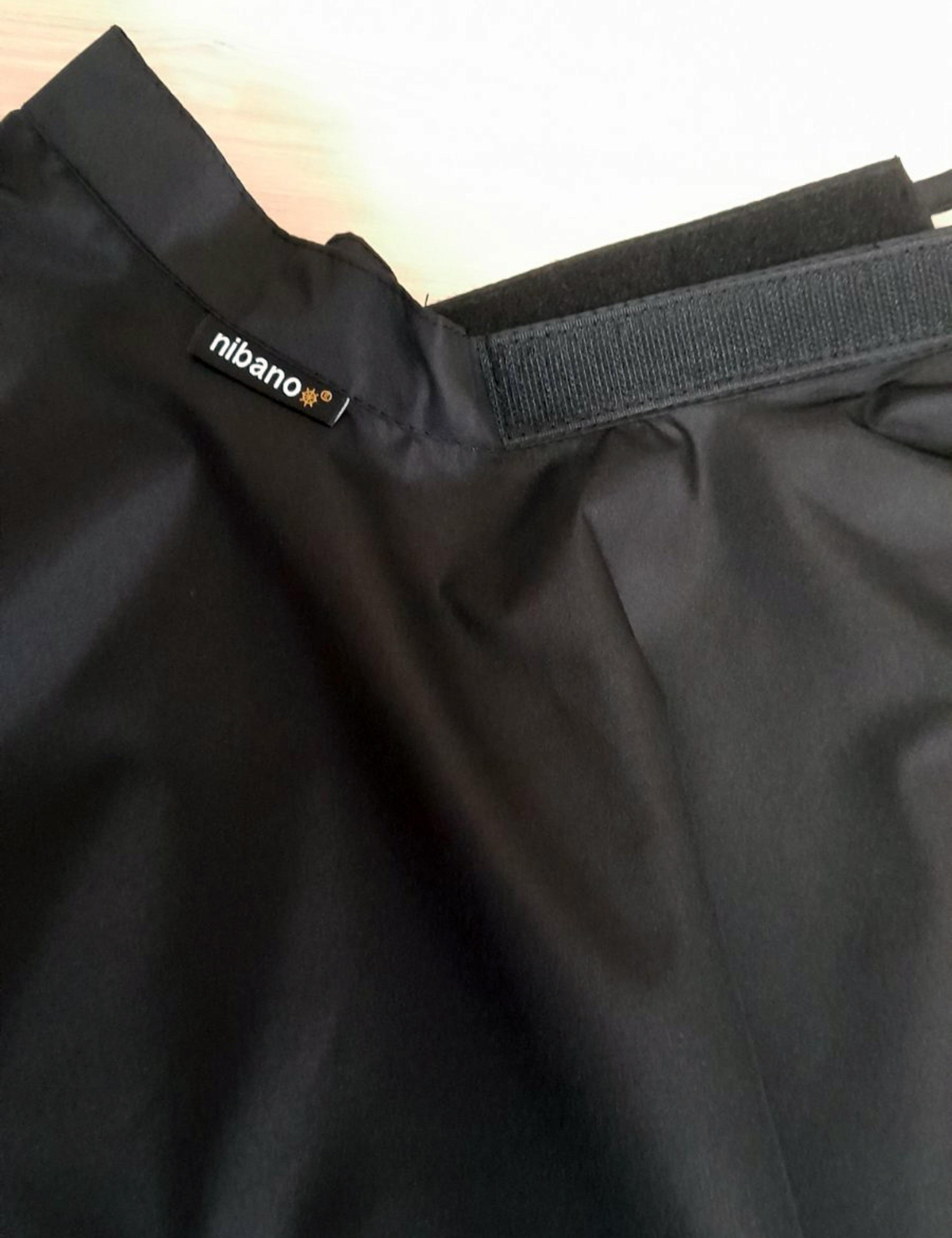Black Gown for hairdressers with velcro closing