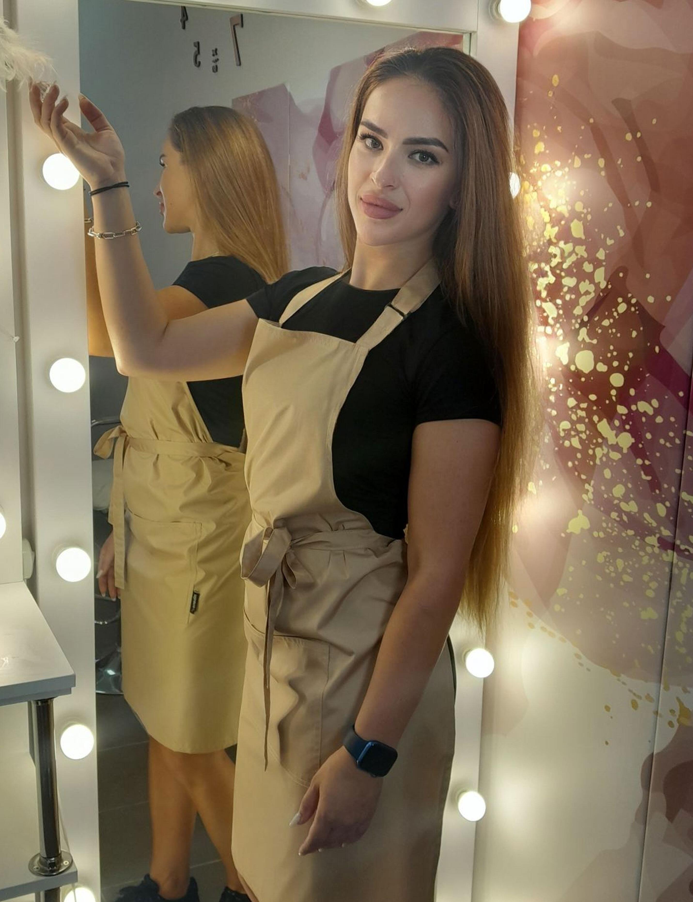 Cappuccino professional hairdressing apron with pockets