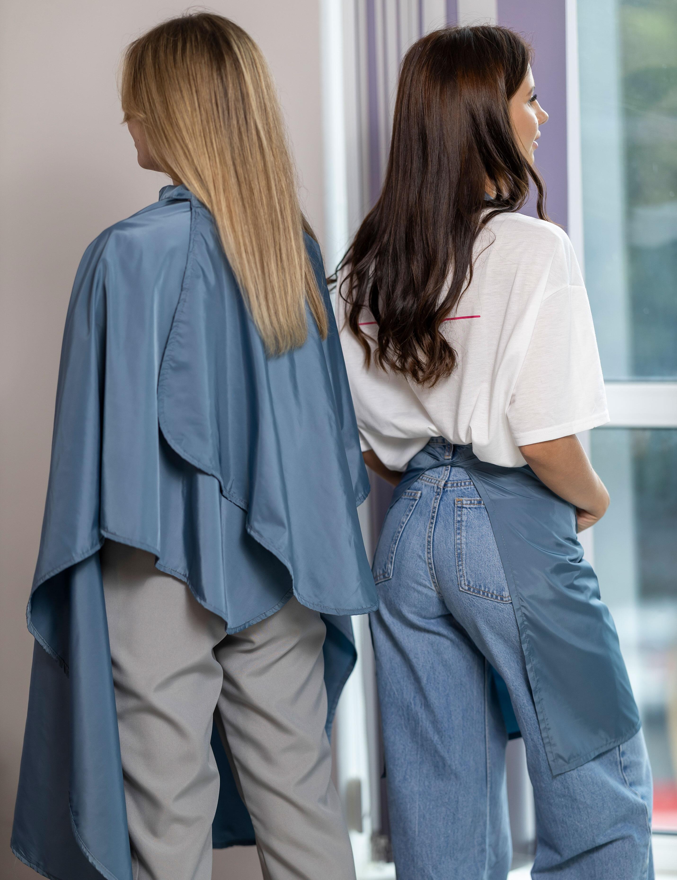 Hairdresser’s waterproof apron steel blue